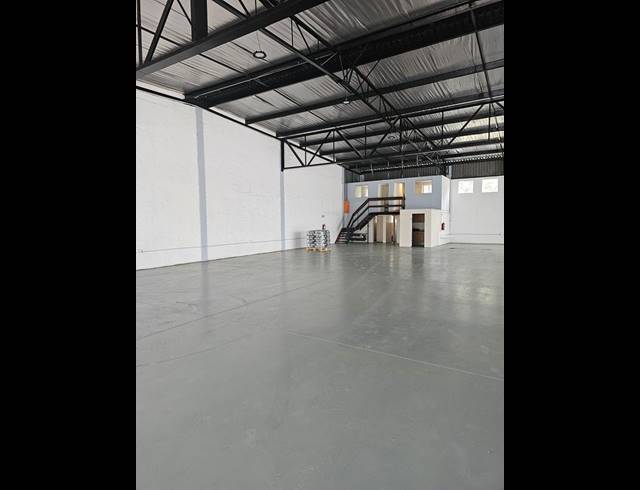 BUSINESS PROPERTY TO RENT IN BRIARDENE